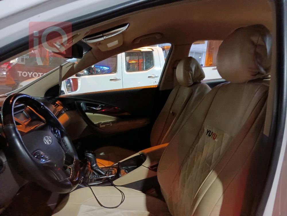 هیوندای ازێرا